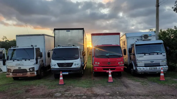 FORD CARGO / MERCEDES ACCELO