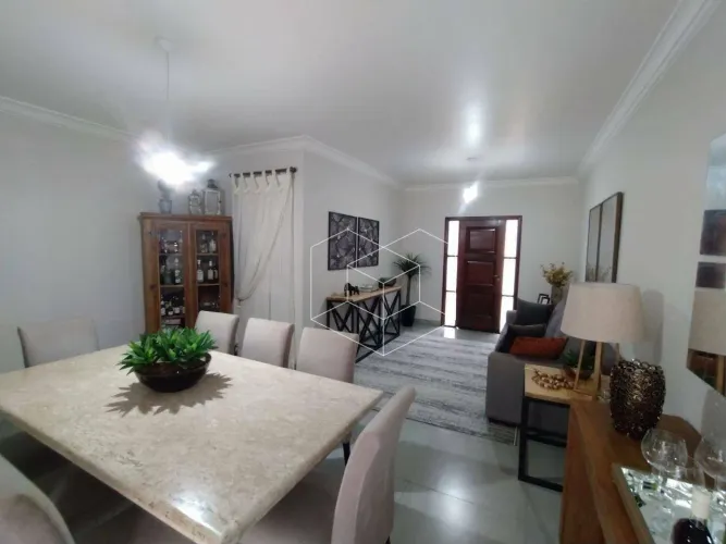 Casa com 4 dormitórios à venda, 300 m² por R$ 730.000,00 - Centro - Jaú/SP