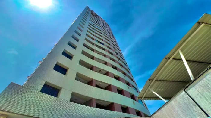 EDF Apartamento no Condomínio Poeta