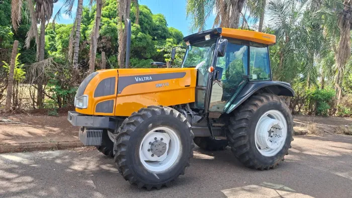 Trator Valtra BM 110