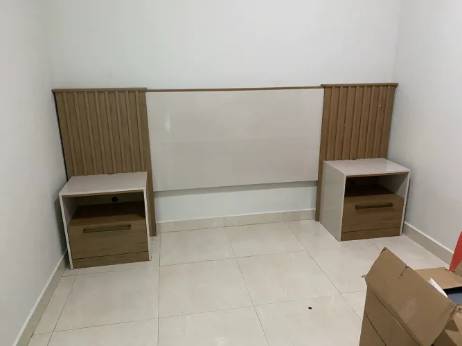 Cabeceira com gavetas para cama de casal