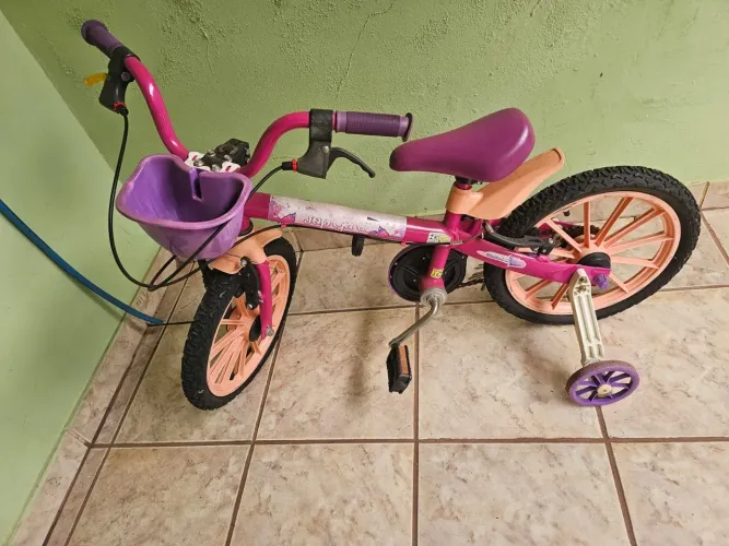 Bicicleta infantil.