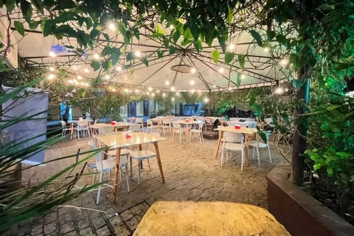 À venda ponto comercial com excelente fluxo de turistas no Centro de Armação dos Búzios