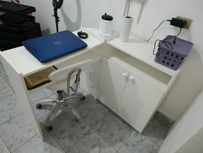  escrivaninha duas portas