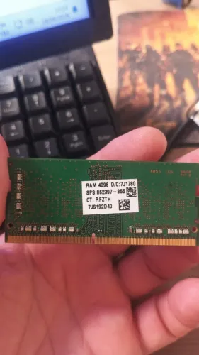 Memória RAM DDR4 4GB SAMSUNG