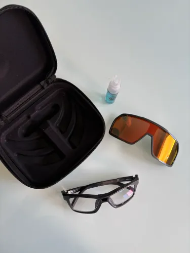 Armação HB Presto 1.0 + Clip- on de lentes polarizadas + Case de proteção