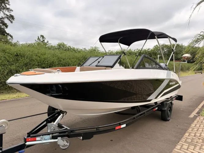 LANCHAS VENTURA MARINE 205 Crossover - 2025