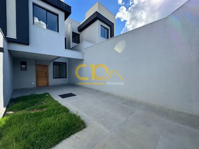 CASA GEMINADA NO BAIRRO SANTA AMÉLIA/BH, COM ENTRADA INDIVIDUAL.