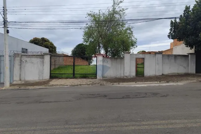 TERRENO COMERCIAL EM BOTUCATU