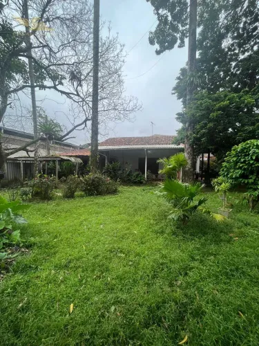 VENDO TERRENO COM CASA ANTIGA IDEAL PARA CONSTRUTORAS OU EMPRESA