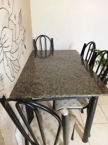Mesa 4 cadeiras