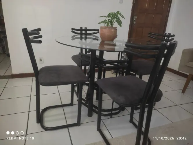 Mesa Tubular Tampo de vidro + 4 Cadeiras