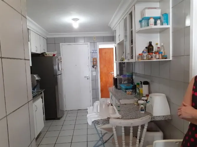 94,50M2 1Vaga d1186 liga 9 8 7 4 8 3 1 0 8 giardini di firenzi