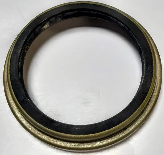 Linha Foton - Retentor Interno Cubo do Eixo Traseiro - 8AD