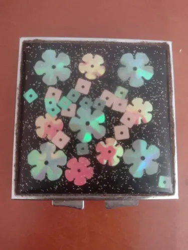 Caixinha para remédio Vintage com Flores