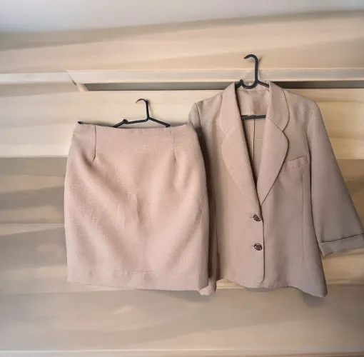 TERNINHO CASAQUINHO E SAIA