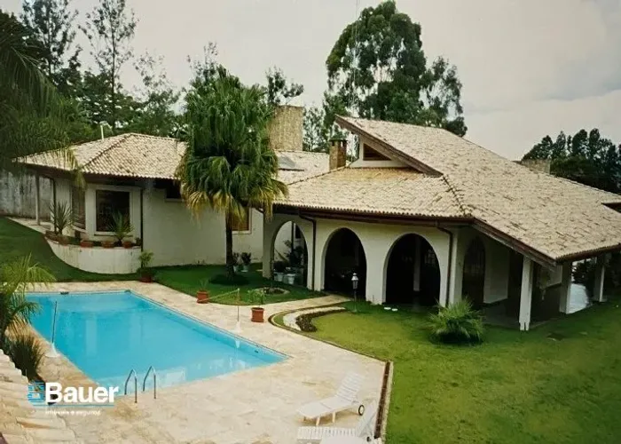 Casa a venda no Sítios Recreio Gramado, 4 suítes, salas, armários, piscina.