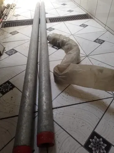 Vende - se 2 Barras Eletroduto Galvanizado a fogo 21/2