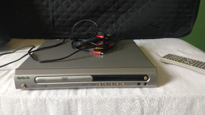 DVD Player CCE DVD-5100 com função karaokê