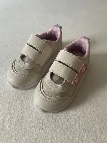 Tênis infantil Novo! Núm. 22