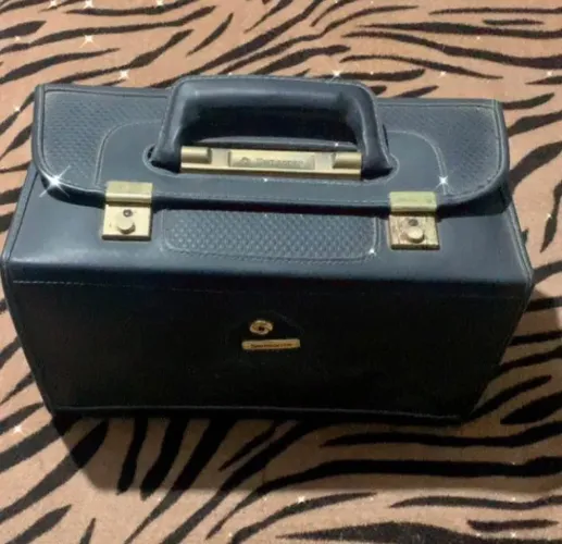 Leia descrição do anúncio. Frasqueira