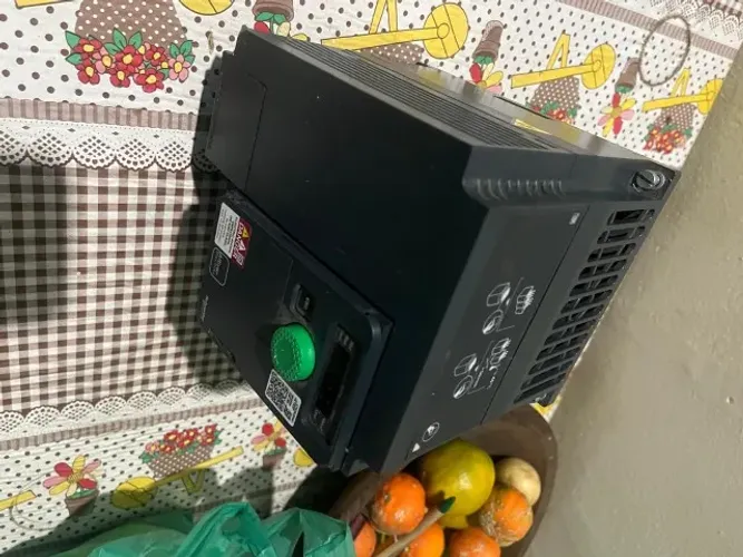 Inversor Schneider Atv320u22n4c 3cv 380v 2.2kw Trifásico