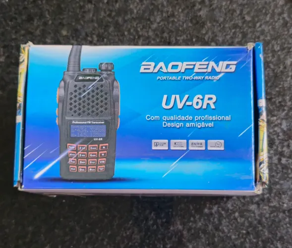 Kit 2 Rádios Comunicador Baofeng Modelo UV6R Walkie Talkie 7W