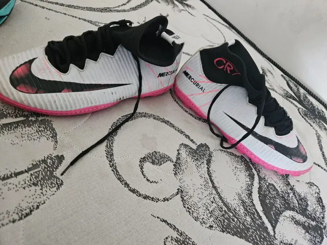 Chuteira nike cr7