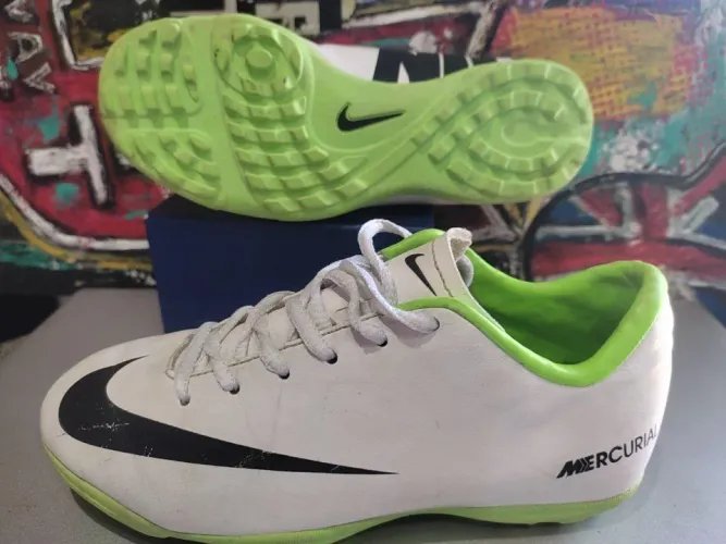 CHTEIRA MERCURIAL NIKE ORIGINAL TAMANHO 31 USADA