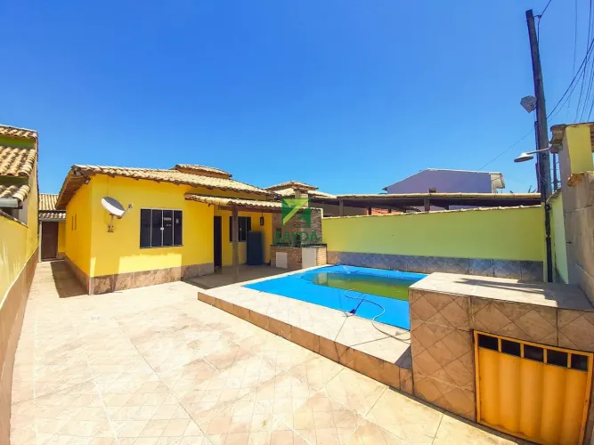 Casa à venda em Casimiro de Abreu-RJ, Jardim Miramar: 2 quartos, 1 suíte, 1 sala, 3 banhei
