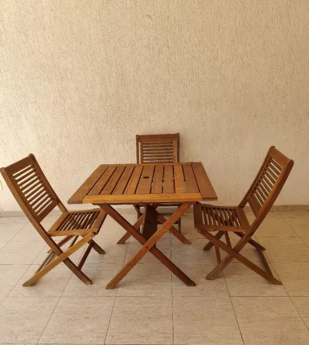 Jogo de mesa e três cadeiras Tok Stok