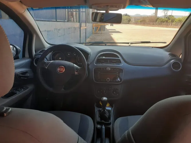 Fiat Punto Attractive 1.4 Fire Flex 8V 5P 2013