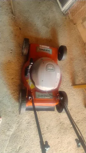 Vendo máquina de cortar grama