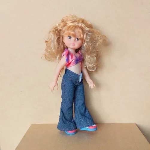 brinquedo - boneca fashion loira mel sardas (usada)