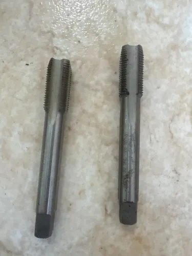 Par de Machos de Rosca para abrir rosca em pedivela com rosca espanada
