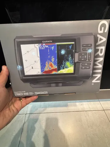 Garmin Striker Vivid 7CV + Transducer - Fishfinder c/ GPS Novo