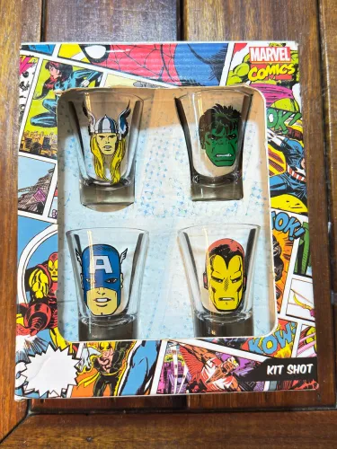 Kit copos shot da Marvel