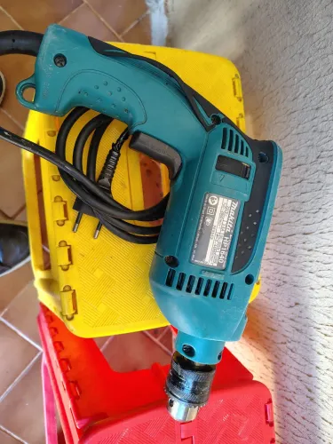 Furadeira de Impacto Makita HP1640