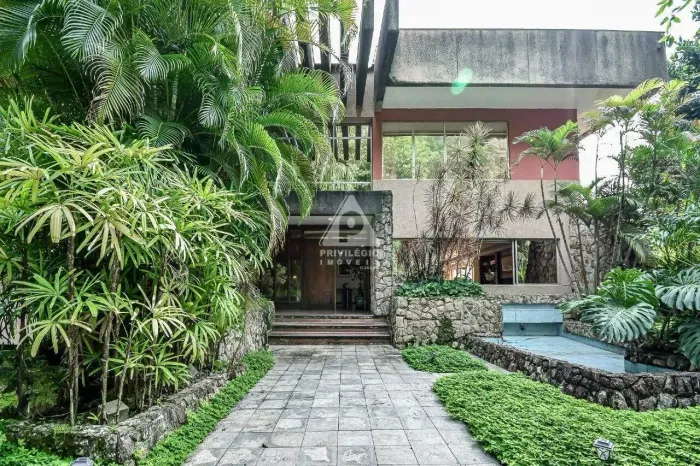 Casa de luxo na Gávea: Privacidade, espaço e lazer para toda a família
