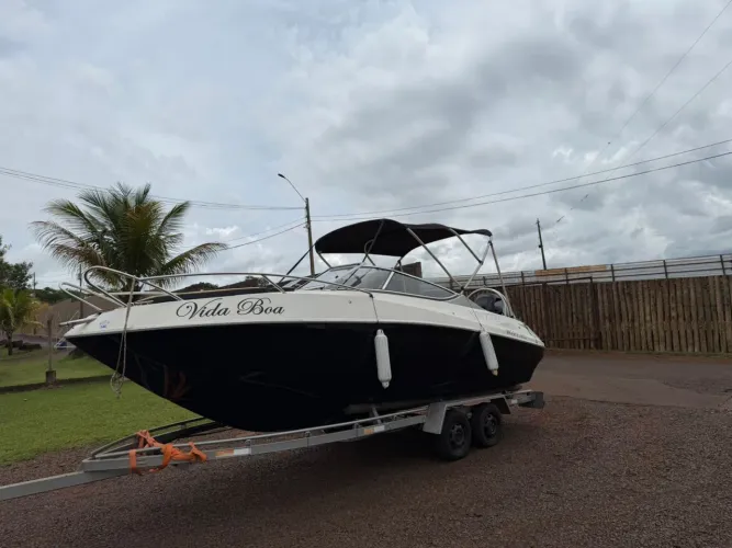 Lancha Ventura 215 ano 2012 