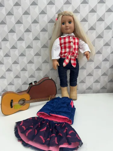 Boneca Our Generation com violão e kit de roupa