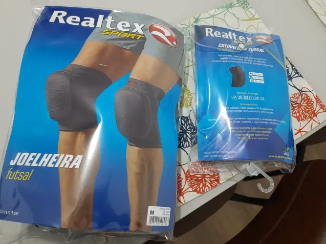 Kit com 3 pecas novas. Joelheiras e cotoveleira futsal + caneleira + gelos