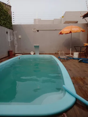 Casa cm piscina. E placa solar