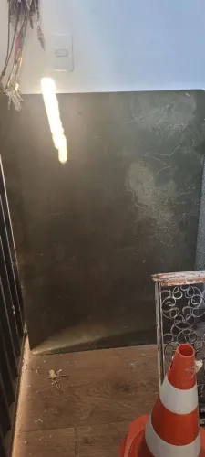 Barato pra sair hojee Mesa com tampo de pedra