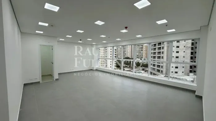 Locação de sala comercial na Gleba Palhano no Ed Quartier 550