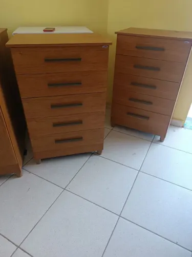 Cômodas Novas com5 gavetas.