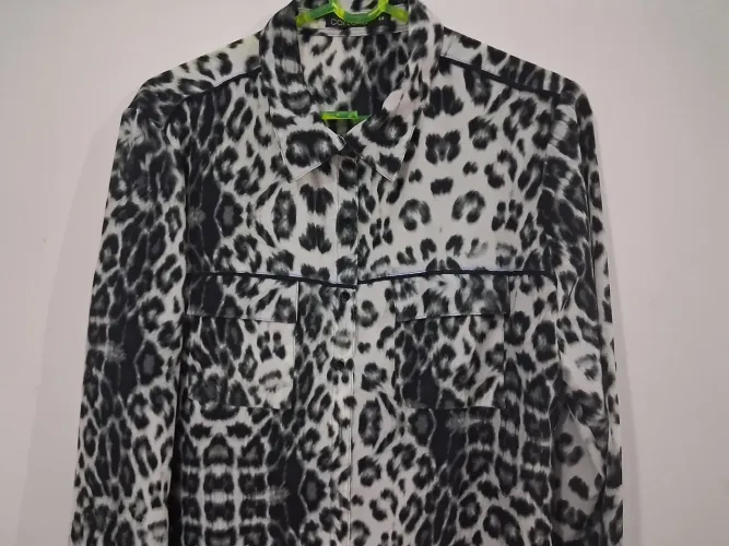 Lindíssima Camisa animal print Tamango 44 em excelente!!