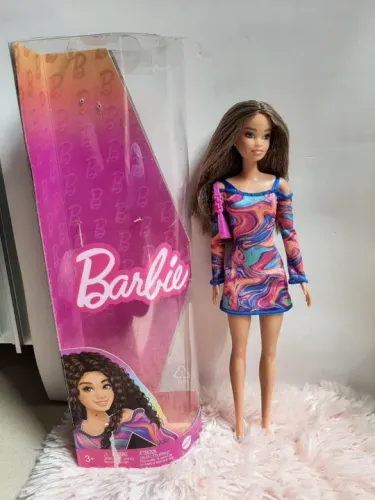 Vendo Barbie fashionista 206 - leia o anúncio