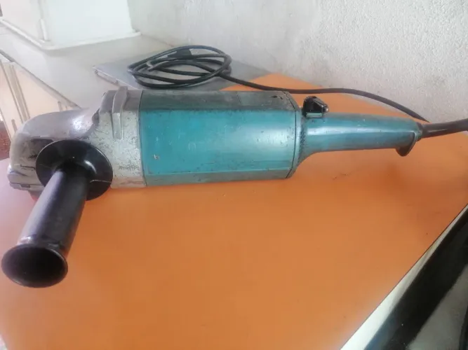 Esmerilhadeira Angular Elétrica Usada