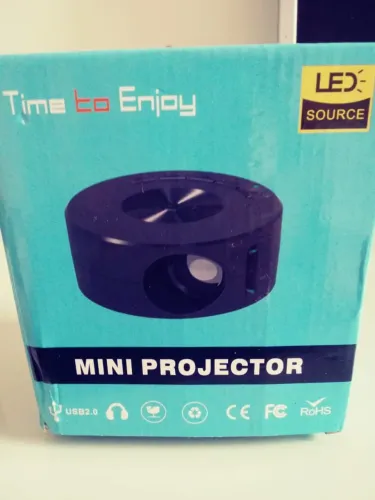 Mini Projetor LED Portátil - Cinema em Casa